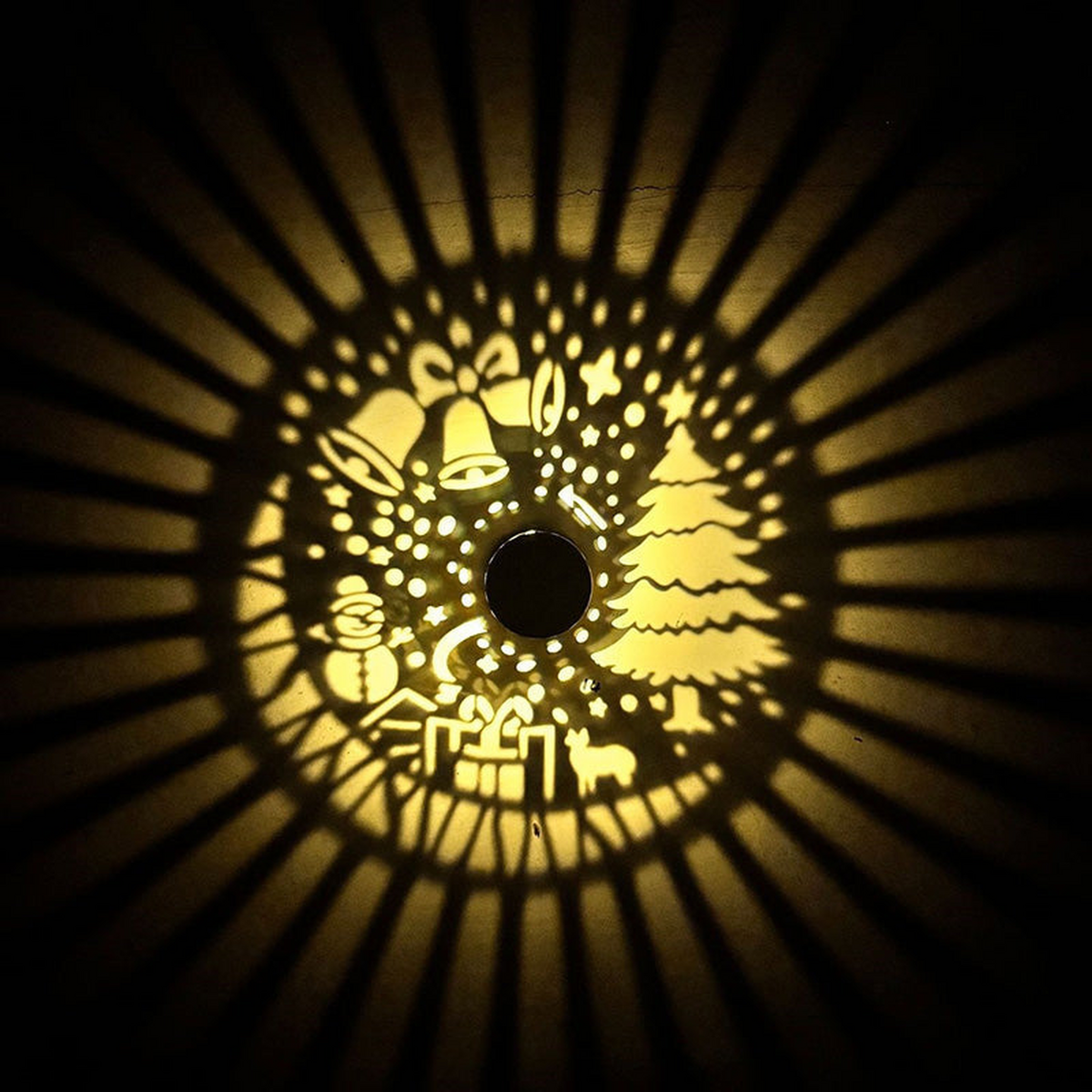 ☀️ Decorative Wall Light: Festive Light Patterns, IP65, Auto-On At Night