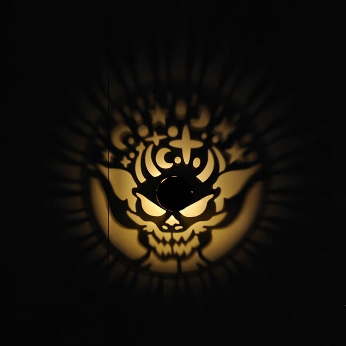 ☀️ Decorative Wall Light: Festive Light Patterns, IP65, Auto-On At Night