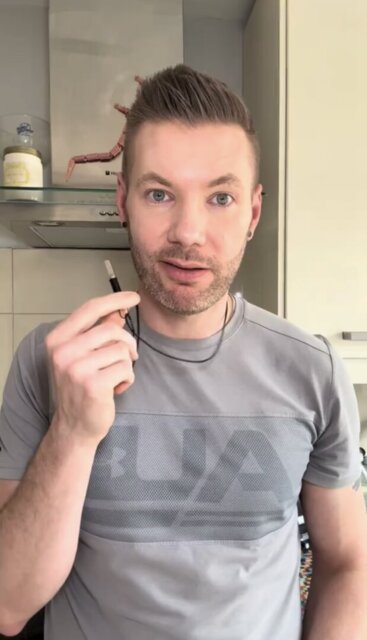 18 Community strip / 4